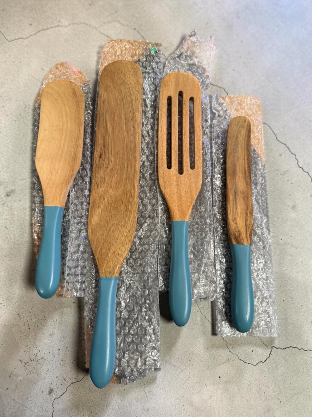 Curtis Stone 4-Piece Wooden Kitchen Cooking Utensils - NEW